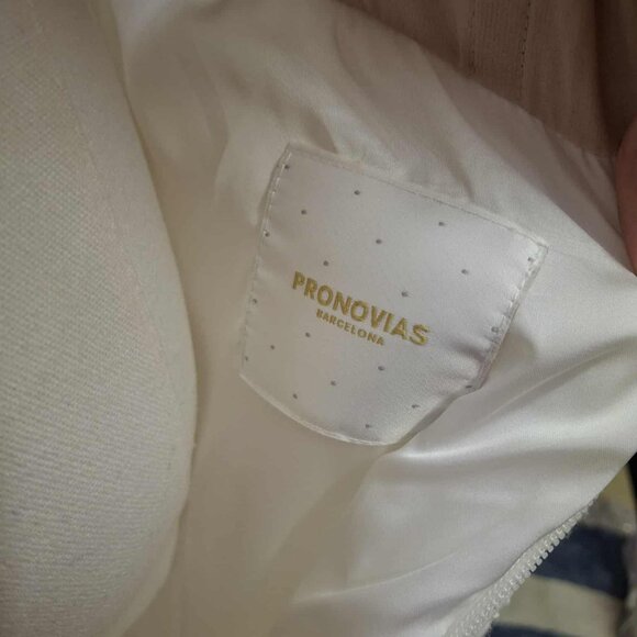 Pronovias "Electra" Bridal Gown (Unaltered) - Picture 8 of 9